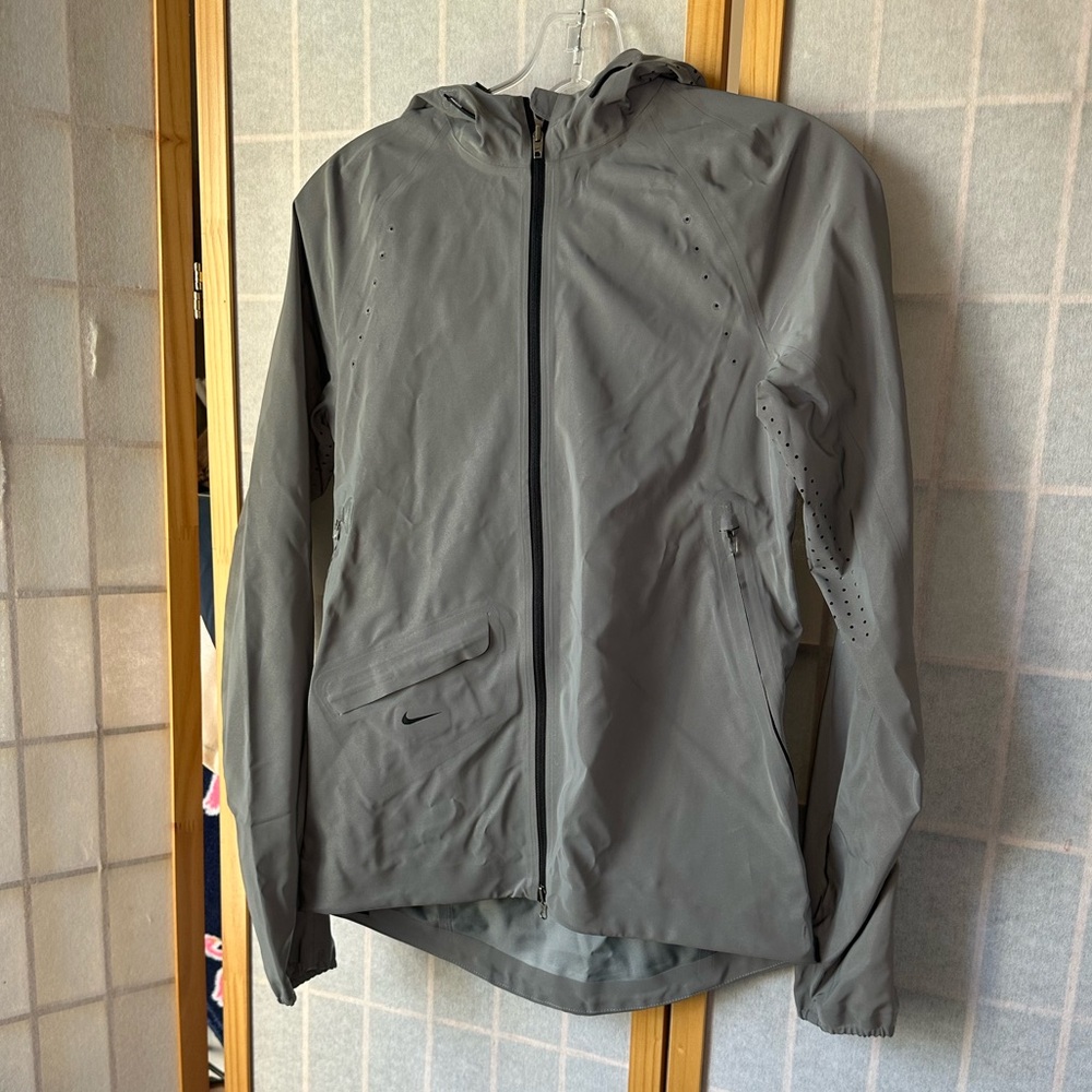 Nike Gray Women's Jacket - Picture 2 of 4